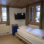 Διαμέρισμα Heimatkunst 02, Klassisches Walliser Chalet, Teilrenoviert, Zentral
