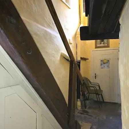 Heimatkunst 02, Klassisches Walliser Chalet, Teilrenoviert, Zentral