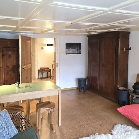 Heimatkunst 02, Klassisches Walliser Chalet, Teilrenoviert, Zentral 公寓 *