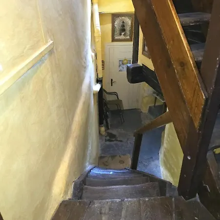 Heimatkunst 02, Klassisches Walliser Chalet, Teilrenoviert, Zentral Διαμέρισμα