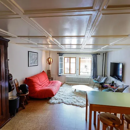 Apartamento Heimatkunst 02, Klassisches Walliser Chalet, Teilrenoviert, Zentral Leukerbad