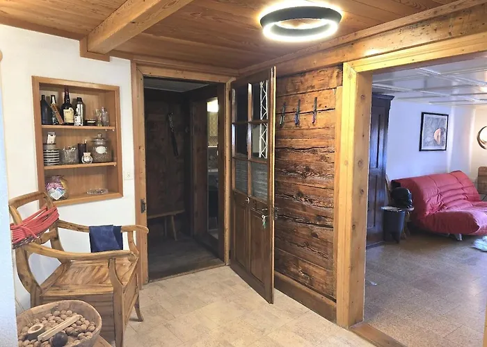 公寓 Heimatkunst 02, Klassisches Walliser Chalet, Teilrenoviert, Zentral