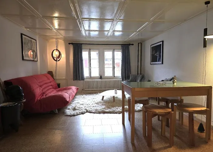 Heimatkunst 02, Klassisches Walliser Chalet, Teilrenoviert, Zentral ロイカーバード