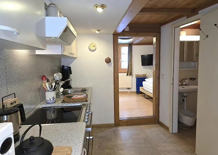 Heimatkunst 02, Klassisches Walliser Chalet, Teilrenoviert, Zentral