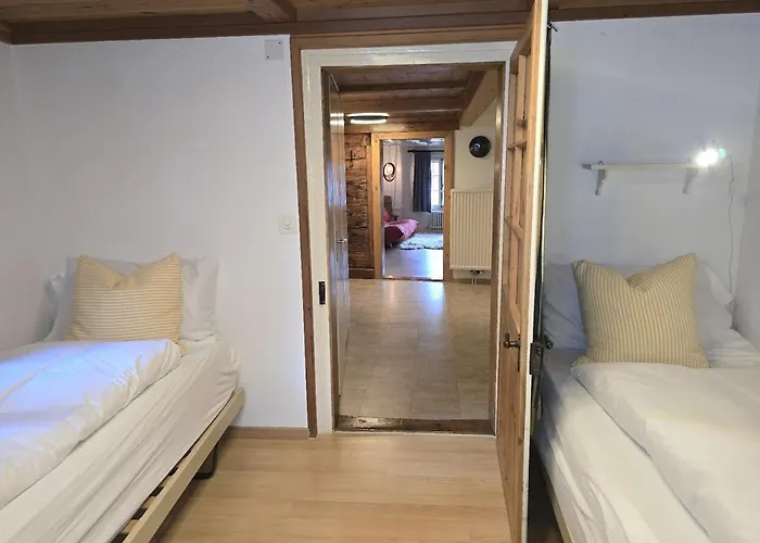 Heimatkunst 02, Klassisches Walliser Chalet, Teilrenoviert, Zentral 公寓 洛伊克巴德