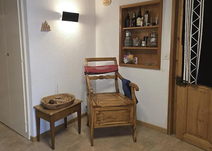 Διαμέρισμα Heimatkunst 02, Klassisches Walliser Chalet, Teilrenoviert, Zentral *