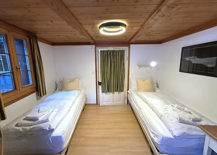 Heimatkunst 02, Klassisches Walliser Chalet, Teilrenoviert, Zentral Διαμέρισμα