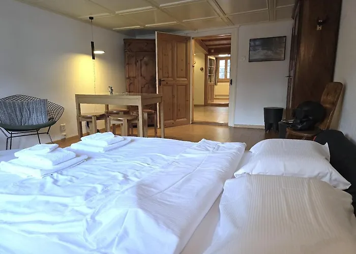 Διαμέρισμα Heimatkunst 02, Klassisches Walliser Chalet, Teilrenoviert, Zentral